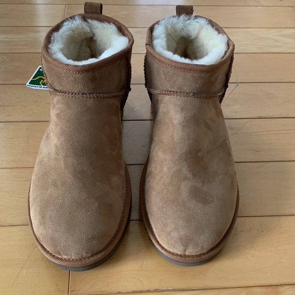 UGG Ultra Mini Chestnut BRAND NEW with tags Unisex Men’s US size 9/ Women’s 10 main image 4